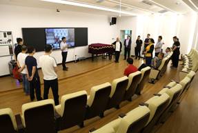 说明: C:\Users\asus\Desktop\2021年5月17日学校领导视察教育学院新教学实训楼 照片\2021年5月17日学校领导视察教育学院新教学实训楼 (37).jpg